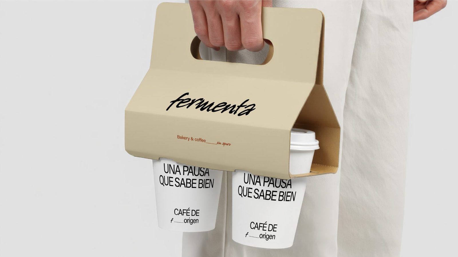 Portavasos de Fermenta con dos vasos de café