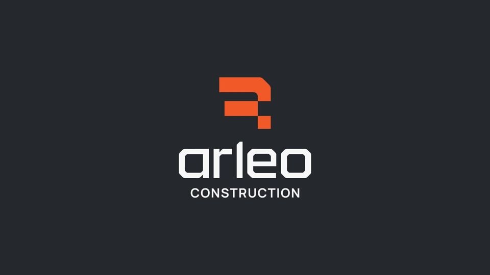 Logotipo de Arleo Construction sobre fondo gris oscuro